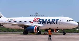 La Nación / Llegó el primer vuelo de JetSMART a Paraguay y ya viaja a Buenos Aires tres veces a la semana