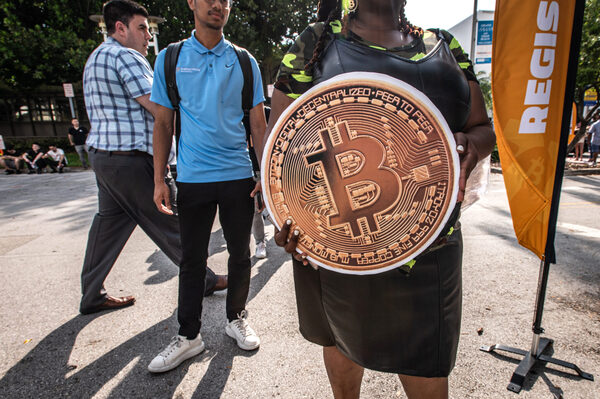 Más de 150.000 mexicanos compraron criptomonedas en menos de un mes - MarketData