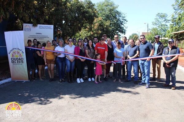 Inauguran varias obras viales y de acceso a agua potable en CDE - Noticde.com