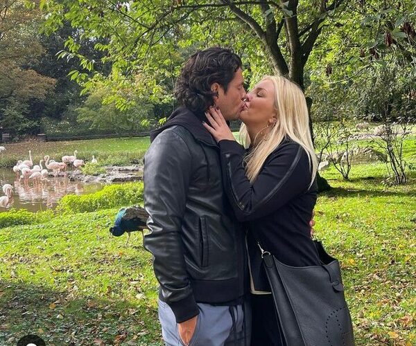 El “León” guaraní más enamorado que nunca celebra el cumple de su bella esposa