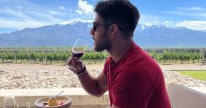 La Nación / Tito Torres sigue festejando su campeonato en “La ruta del vino”