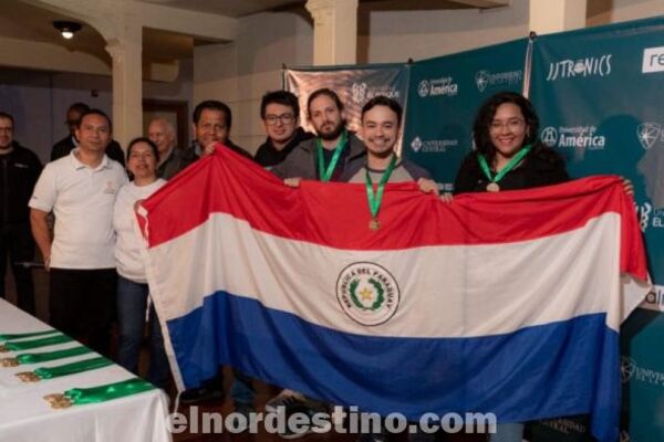 VIII Megatorneo de Robótica RUNIBOT 2022: Equipo paraguayo logra el segundo lugar en la competencia realizada en Colombia