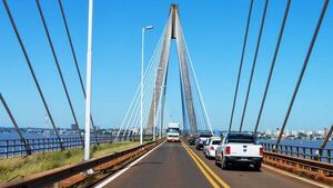 Restringen el tránsito en el puente Encarnación-Posadas por estudios