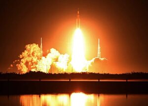 La NASA lanza con éxito un megacohete a la Luna - Ciencia - ABC Color