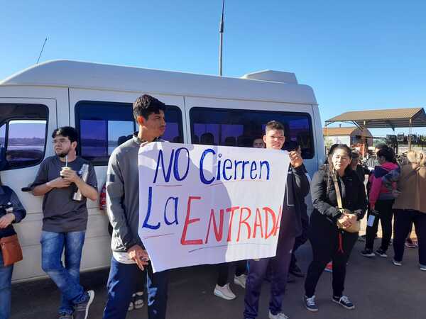 Bloquean acceso al barrio Sta. María desde Ruta PY06 y vecinos se movilizan