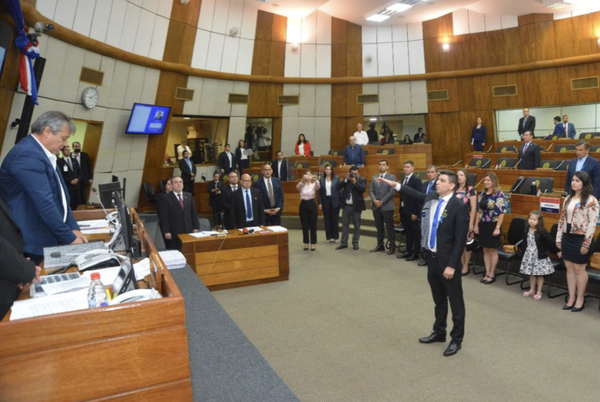 Diario HOY | José Santa María asume como diputado suplente en reemplazo del liberal Eri Valdez