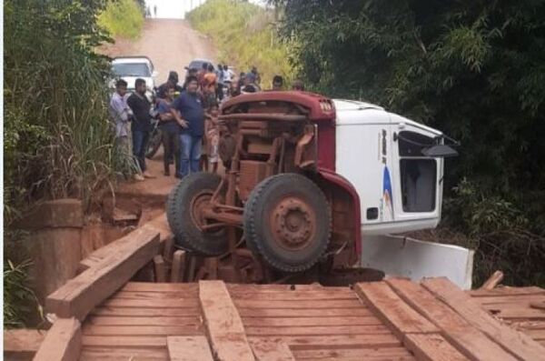 Exigirán al MOPC cumplimiento de promesa para construcción de un nuevo puente en Pedro Juan