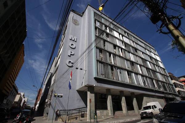 Diario HOY | MOPC espera que Hacienda dé 'ok' para pago a constructoras