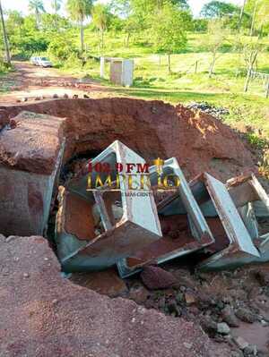 Pobladores de Itapopó y Naranja Hai exigen también arreglo urgente de puente - Radio Imperio