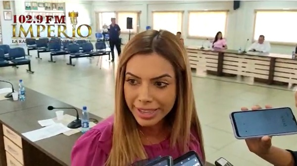 Concejal Lourdes Amarilla califica como “un circo” a la Junta Municipal - Radio Imperio
