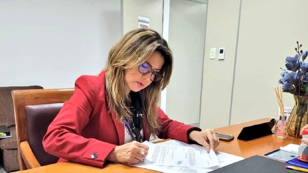 Cecilia Pérez renuncia a su cargo en el Ejecutivo por su postulación a fiscala general