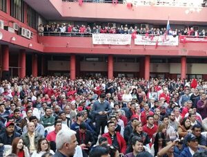 Analista habla del proceso reciente de la ANR y el PLRA · Radio Monumental 1080 AM