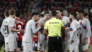 Tres partidos de suspensión a Lewandowski y cuatro a Piqué