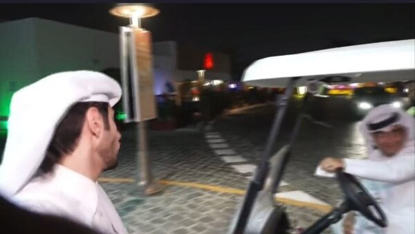 (VIDEO) Ya comienzan a “romper”: policía catarí atropella a la prensa