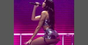 Crónica / La sexy cantante que le dijo "nákore" al Mundial de Qatar