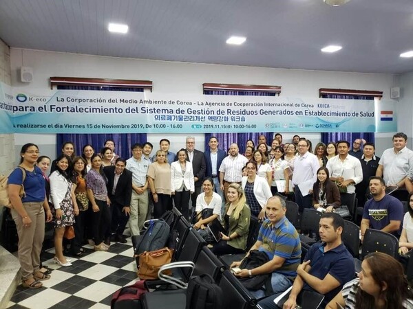 Becarios culminan proyecto que mejoró gestión de residuos hospitalarios - PDS RADIO