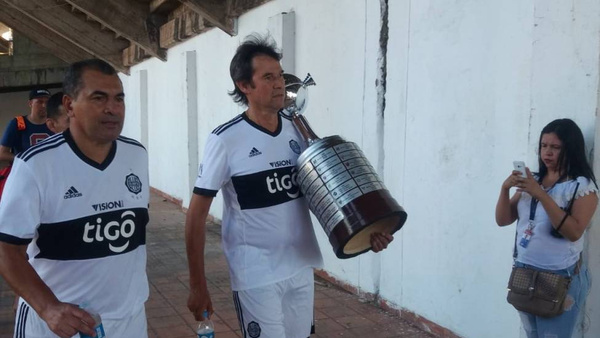 Crónica / Olimpia: La respuesta de Scavone ante la demanda de un ex campeón de América