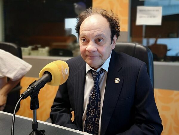 Oscar Vicente Scavone: "en la silla de la presidencia del Olimpia siempre te encontrás solo" · Radio Monumental 1080 AM