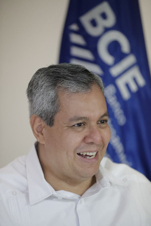 El BCIE acuerda con Nicaragua construir un nuevo puerto en el Caribe - MarketData