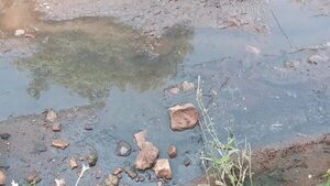 Desagüe cloacal en Fernando de la Mora - Crónicas Ciudadanas - ABC Color