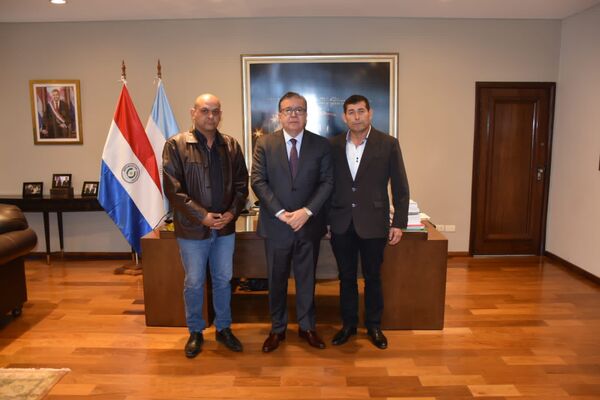 Con aporte de la EBY, comunidad mejorará sistema de agua potable y recibirá insumos para producción | 1000 Noticias
