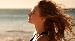 Tres ingredientes naturales que protegen al cabello del sol