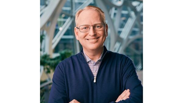 Dave Limp, jefe de hardware de Amazon anuncia despidos a empleados de dispositivos y servicios - Revista PLUS