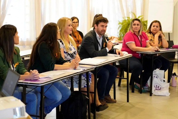 Inician tercera edición de Lentes Lilas con taller a periodistas para informar sobre la problemática de la mujer - .::Agencia IP::.
