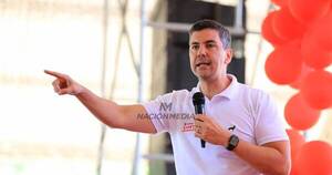 La Nación / Santiago Peña promete a policías y militares mejorar sus condiciones de trabajo
