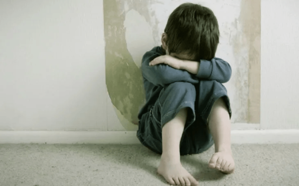Juez concede prisión domiciliaria a un hombre que abusó de un niño de 11 años - Noticiero Paraguay