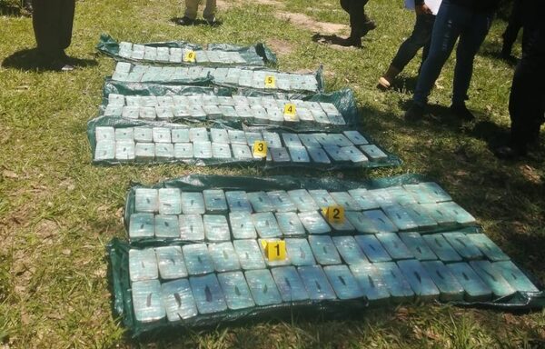 Hallan 170 kilos de cocaína en la localidad de Dr. Botrell - Megacadena — Últimas Noticias de Paraguay