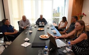 IPS: proveedores apelarán al Ejecutivo para cobrar deuda de US$ 258 millones, dicen - Nacionales - ABC Color