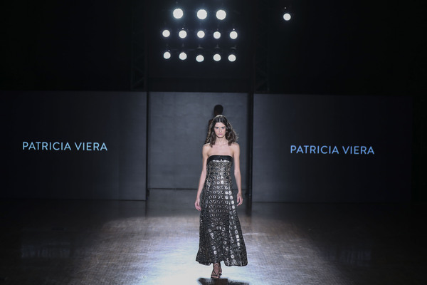 Desfile que rescata la ancestralidad africana abre la semana de la moda de Sao Paulo - MarketData