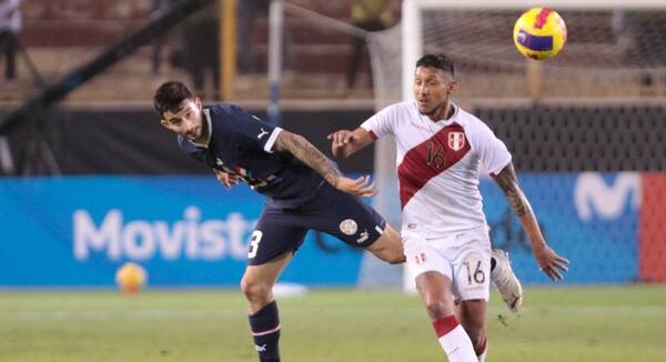Crónica / [VIDEO] Un cabezazo, gol de Perú y derrota Albirroja en Lima