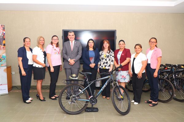 Maestras mochileras reciben bicicletas donadas por la STP para llegar a comunidades vulnerables - .::Agencia IP::.