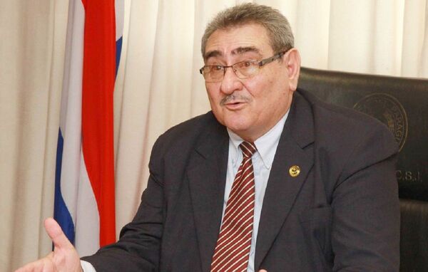 Presidente de la Corte desconoce si su hijo cobró coima de Hijazi