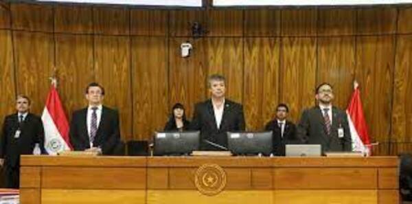 PG2023: Aclaran que aumento salarial al personal de blanco no se votó en diputados