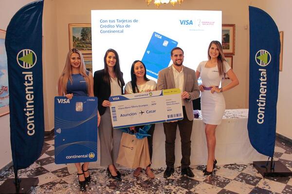 Visa y Banco Continental llevan a aficionados del futbol a disfrutar de la Copa Mundial de la FIFA Catar 2022