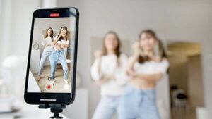 TikTok Now permite usar las dos cámaras al mismo tiempo