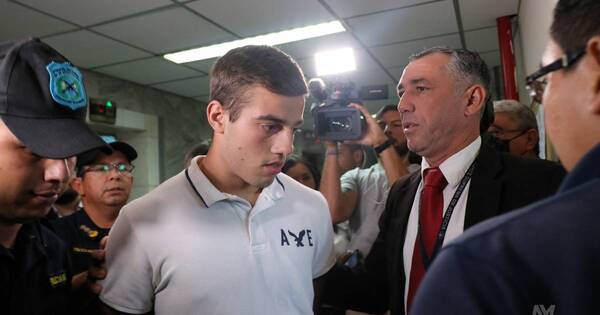 La Nación / Supuestos agresores de Benjamín Zapag se presentaron a audiencia de imposición de medidas