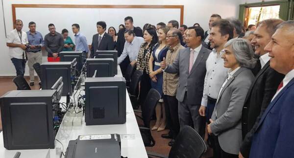 Inauguraron centro para emprendedores en la UNE de Alto Paraná