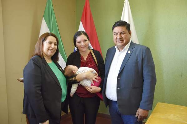 40 estudiantes universitarios de Itapúa recibieron aportes económicos por parte de la Gobernación de Itapúa