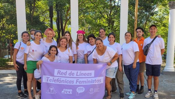 Diversos servicios gratuitos para mujeres y jóvenes en feria