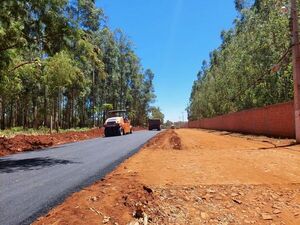 Asfaltado del km 9 Acaray debe concluir en pocos días - La Clave