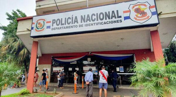 Identificaciones colapsado en estos días, con personas que se acercan a realizar diferentes trámites – Prensa 5