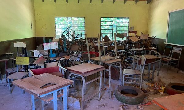 “Es para los niños”: Amargo reclamo de directora de escuela a autoridades que abandonan obra