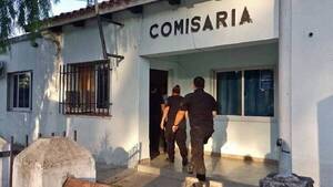 Crónica / ¡Insólito! Delincuentes “disfrazados” asaltaron una comisaría y huyeron ¡en la patrullera!