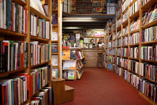 Con más charlas y espectáculos, Uruguay celebra su VI Noche de las Librerías - MarketData