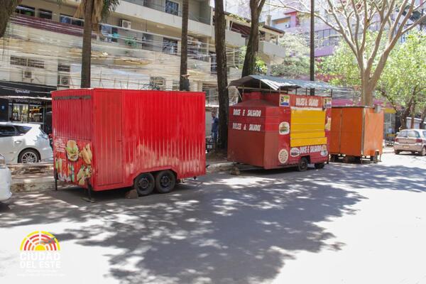 Despejan estacionamiento ocupado por rodantes - Noticde.com