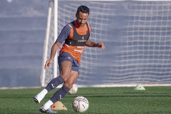 Mateus Gonçalves revela intimidades del vestuario de Cerro Porteño